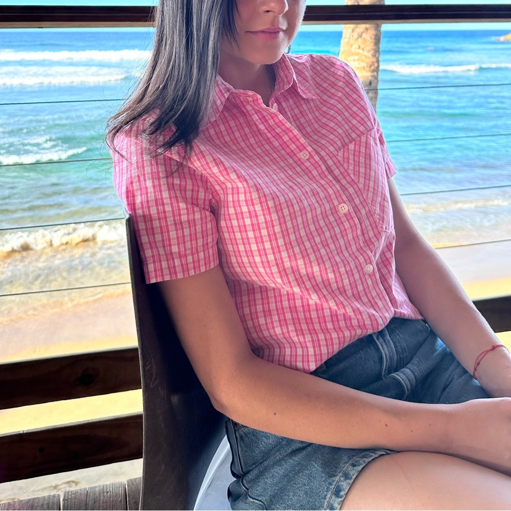 Aritzia Sun-Deh Eliza Cropped Short Sleeve Button Down